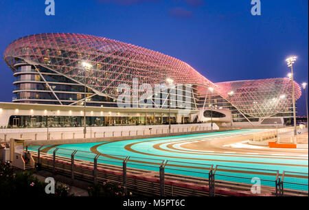 ABU DHABI, VEREINIGTE ARABISCHE EMIRATE - Dezember 11: Yas Viceroy Hotel am 11 Dezember, 2013 in Abu Dhabi, Vereinigte Arabische Emirate. Stockfoto