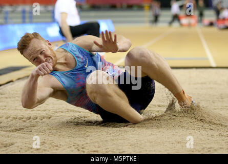 Großbritanniens Greg Rutherford im Weitsprung der Männer während der Muller Indoor Grand Prix im Emirates Arena, Glasgow. Stockfoto