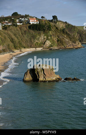 Tenby, South Pembrokeshire. Bilder zeigen die North Beach und dem Hafen. Tenby wurde durch die Invasion der Normannen. Der Strand wurde mit der blauen Flagge ausgezeichnet worden. Stockfoto