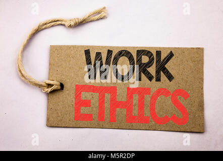 Hand schreiben Bildunterschrift Inspiration, die Arbeit Ethik. Business Konzept für Moralische nutzen Prinzipien auf Preis Papier geschrieben von Weiß vintage b Stockfoto