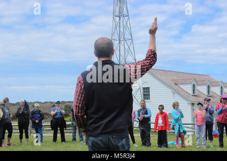 IMG. A Parting Shot. Ryan Stubblebine, Klimawandel Response Program, schließt sich die Auftaktveranstaltung am Cape Cod NS. Stockfoto