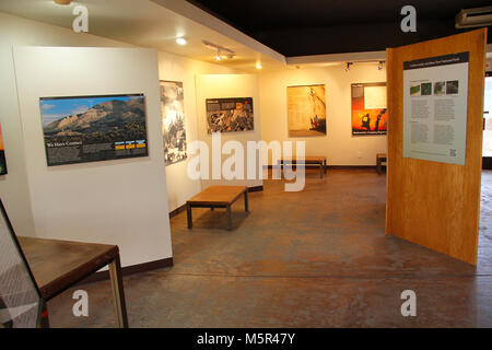 Joshua Tree Visitor Center; Joshua Tree Village, CA. In Joshua Tree Village, Joshua Tree Visitor Center entfernt ist der größte und geschäftigste Ranger Station. Dies ist der Eingang West betrachtet. Stockfoto