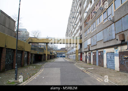 Farbfoto der Heygate Immobilien, Southwark, London. Fotografiert, bevor es abgerissen wurde. London, England, UK. Stockfoto