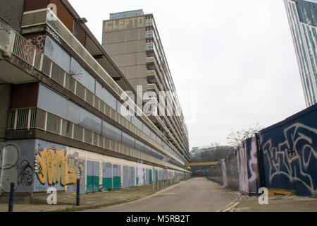 Farbfoto der Heygate Immobilien, Southwark, London. Fotografiert, bevor es abgerissen wurde. London, England, UK. Stockfoto