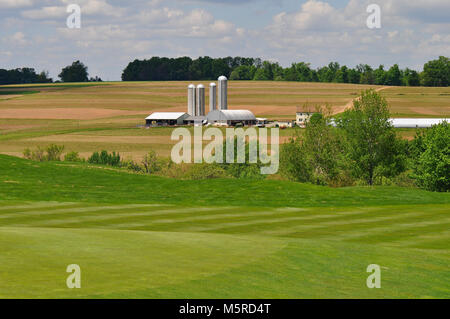 Ackerland in der Nähe von einem Golfplatz in Pennsylvania Stockfoto