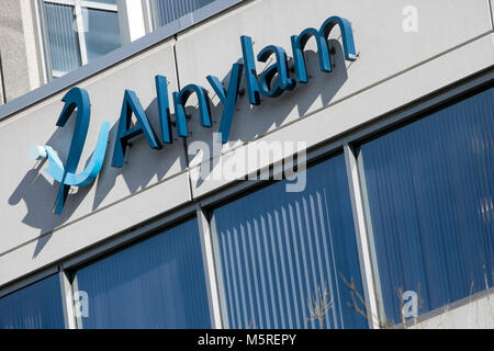 Ein logo Zeichen außerhalb des Hauptquartiers von Alnylam Pharmaceuticals in Cambridge, Massachusetts am 21. Februar 2018. Stockfoto