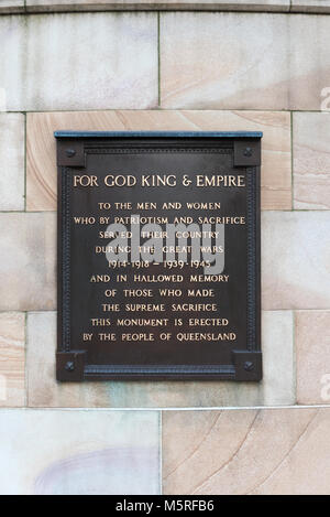 Für Gott, König und Reich. Plakette auf den ANZAC Memorial in ANZAC Square, Brisbane, Australien Stockfoto