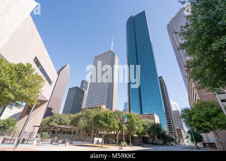 HOUSTON, TX - Oktober 29, 2017: Downtown Houston, Texas City Skyline von Lamar Street Stockfoto