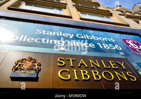 London, England, UK. Stanley Gibbons Stamp Shop im Aktionsbereich Stockfoto