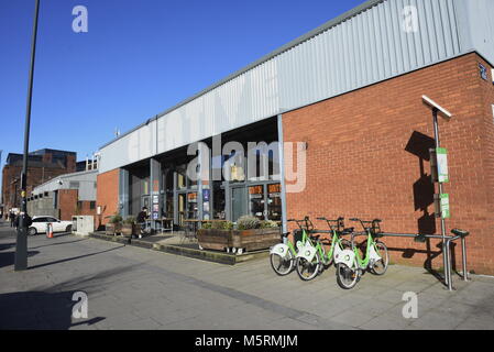 Kreativen Raum Einheiten auf Jamaica Street, in der modernste Ostsee Dreieck, in Liverpool, Merseyside, in NW, England, Grossbritannien. Das Gebiet hat eine massi gesehen Stockfoto