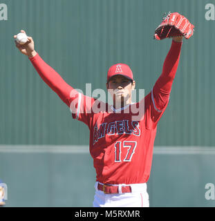 In Tempe, Arizona, USA. 24 Feb, 2018. Shohei Ohtani (Engel) MLB: Los Angeles Engel Krug Shohei Ohtani während des Spring Training Baseball Spiel gegen die Milwaukee Brewers bei Tempe Diablo Stadion in Tempe, Arizona, United States. Quelle: LBA/Alamy leben Nachrichten Stockfoto