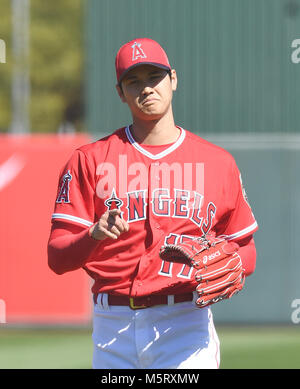 In Tempe, Arizona, USA. 24 Feb, 2018. Shohei Ohtani (Engel) MLB: Los Angeles Engel Krug Shohei Ohtani reagiert während des Spring Training Baseball Spiel gegen die Milwaukee Brewers bei Tempe Diablo Stadion in Tempe, Arizona, United States. Quelle: LBA/Alamy leben Nachrichten Stockfoto