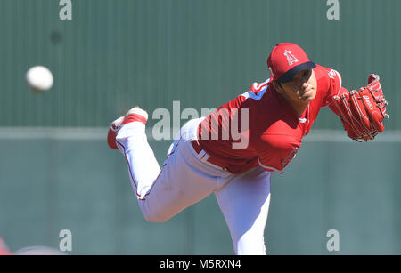 In Tempe, Arizona, USA. 24 Feb, 2018. Shohei Ohtani (Engel) MLB: Los Angeles Engel Krug Shohei Ohtani Plätze während des Spring Training Baseball Spiel gegen die Milwaukee Brewers bei Tempe Diablo Stadion in Tempe, Arizona, United States. Quelle: LBA/Alamy leben Nachrichten Stockfoto