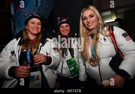 Mit einem stürmischen Partei in der Gesellschaft von skistar Lindsey Vonn, die deutsche Eishockey-Nationalmannschaft Spieler feierten den sensationellen Gewinn der olympischen Silber. Trotz der engen endgültige Niederlage gegen Russland, die Läufer von Trainer Marco Sturm waren am Sonntag im Deutschen Haus von Pyeongchang erhielt mit dem Gesang "Das ist es, was Gewinner Aussehen". Foto: picture Alliance/Hauke-Christian Dittrich | Verwendung weltweit Stockfoto