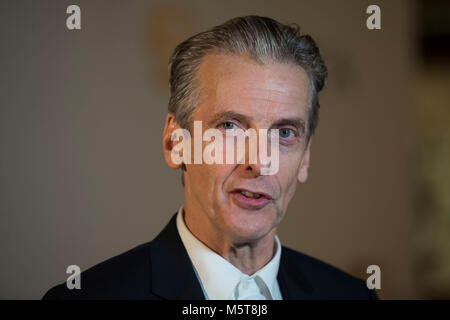 Der Schauspieler Peter Capaldi, die der Arzt in BBC-TV-Show Doctor Who, nimmt an der 26. Britischen Akademie Cymru Awards auf der St. David's Hall am Oktober gehalten gespielt Stockfoto