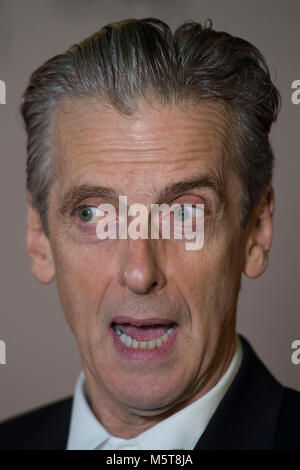 Der Schauspieler Peter Capaldi, die der Arzt in BBC-TV-Show Doctor Who, nimmt an der 26. Britischen Akademie Cymru Awards auf der St. David's Hall am Oktober gehalten gespielt Stockfoto