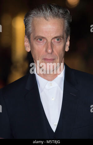 Der Schauspieler Peter Capaldi, die der Arzt in BBC-TV-Show Doctor Who, nimmt an der 26. Britischen Akademie Cymru Awards auf der St. David's Hall am Oktober gehalten gespielt Stockfoto