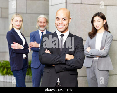 Porträt von einem Team von multinationalen und multiethnischen corporate business Menschen. Stockfoto