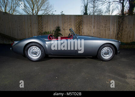 MGA Klassische britische Sportwagen Roadster mit Dunlop Räder Stockfoto