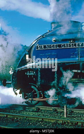 60007 der ir-Nigel Gresley" Lokomotive bei Grosmont auf der North Yorkshire Moors Railway, in North Yorkshire (Gresley war ein bedeutender Lokführer) Stockfoto