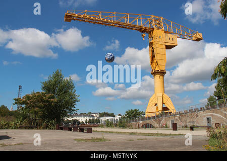 Eine gelbe Kran in Nantes (Frankreich). Stockfoto