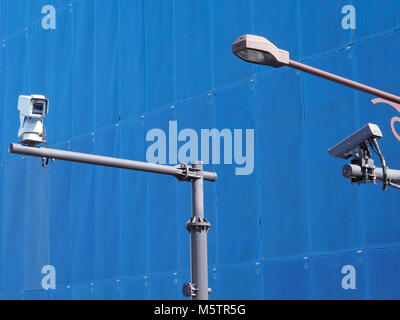 CCTV-Kameras in der Stadt. Stockfoto
