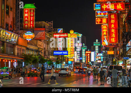 Nacht Markt für Anbieter in Chinatown () Yaowarat Road in Bangkok - Thailand Stockfoto