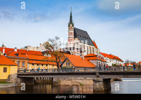 Die gotische Veitsdom und eine Brücke über den Fluss. Ceski Krumlov, Tschechische Republik, die Altstadt, die zum UNESCO Weltkulturerbe site Stockfoto