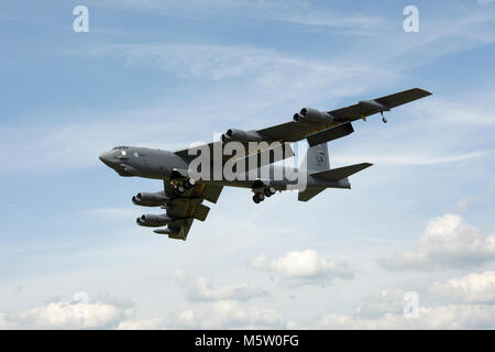 Boeing B-52 H Stratofortress der 2 BW, 96 BS, United States Air Force Global Strike Befehl in Barksdale AFB, gesehen Landung an RAF Fairford basierend Stockfoto