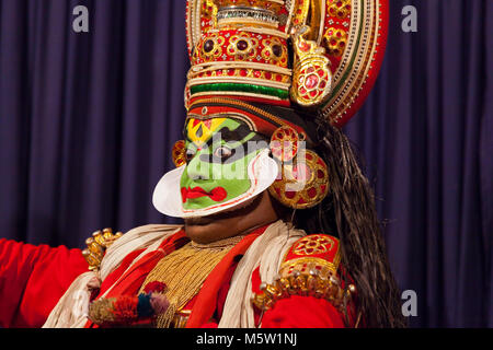 Hauptfigur der bunten Kathakali Tanz Show. Von Kochi (Cochin) Kerala, Indien. Stockfoto