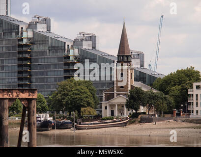 Alte Kirche von Themse Stockfoto