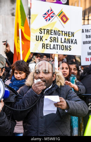 Ein Protest in Whitehall, London gegen die Aktionen der Befreiungstiger von Tamil Eelam LTTE in Sri Lanka Stockfoto