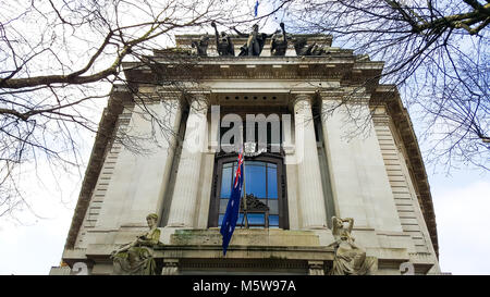 Australische Flaggen hängt außerhalb der Australien Haus (Australian High Commission) in Aldwych, London auf Australien Tag. Der Australien Tag wird jährlich am 26. Januar gefeiert, wie es der Jahrestag der 1788 Ankunft der Ersten Flotte der britischen Schiffe in Port Jackson, New South Wales und die Hebung der Flagge von Großbritannien an der Sydney Cove von Gouverneur Arthur Phillip. Australien Haus Marken fast 100 Jahre in London als es gebaut während des Ersten Weltkrieges Mit: Anzeigen Wo: London, Vereinigtes Königreich, wenn: 26 Jan 2018 Credit: WENN.com Stockfoto