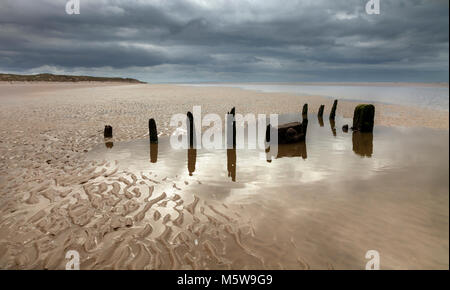 Ainsdale Strand Holz Schiffswrack Stockfoto