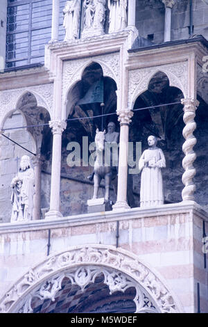 Teil der Fassade von der Basilica Santa Maria Maggiore, Cappella Coleoni, Piazza Duomo, Bergamo Alta Citta, Italien Stockfoto