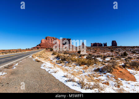 Monument Valley an der Grenze zwischen Arizona und Utah in den Vereinigten Staaten Stockfoto