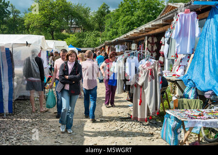 Den Tag in der Stadt von Kossiw, Karpaten, Prykarpattia Pokuttya, Region, Iwano-frankiwsk Oblast, Ukraine Stockfoto