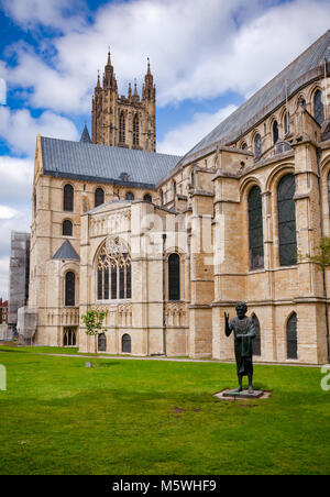 Der Sohn des Menschen Statue in der Kathedrale von Canterbury, eine der ältesten und berühmtesten Christlichen Strukturen in England. Canterbury, Kent südlichen England, Stockfoto