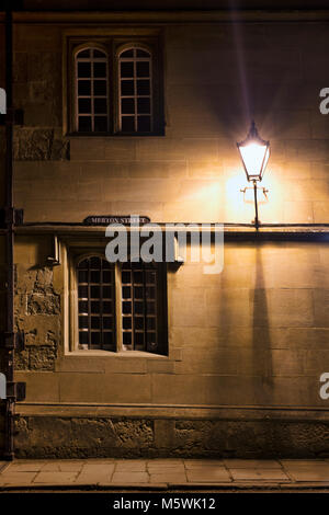 Corpus Christi College in Merton Straße bei Nacht. Oxford, Oxfordshire, England Stockfoto