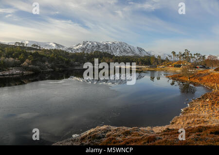 Schottischer winter Szenen im Glen Affric, Scottish Highlands, Schottland, Großbritannien. Stockfoto