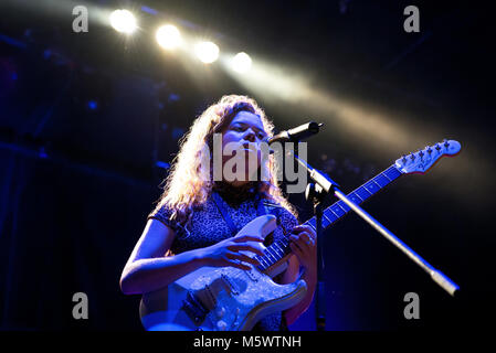 BARCELONA-SEP 22:Nilufer Yanya (Band) im Konzert an BAM Festival durchführen am 22. September 2017 in Barcelona, Spanien. Stockfoto