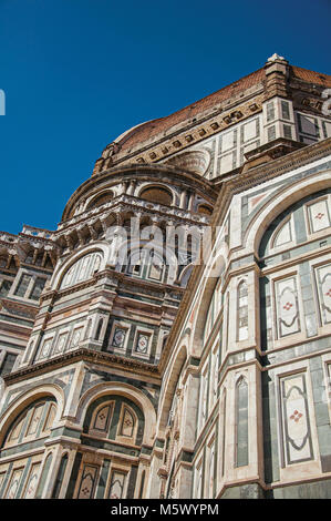 Nahaufnahme der skulpturale Arbeit auf der Kuppel der Kathedrale von Santa Maria del Fiore in Florenz, der berühmte italienische Renaissance Capital. Stockfoto