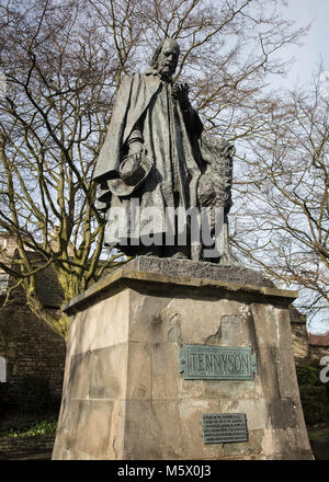 Statue Lincoln Cathedral Alfred Lord Tennyson Stockfoto