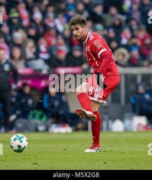 24. Februar 2018, Deutschland, München - Fußball, Bundesliga, FC Bayern München gegen Hertha BSC, Allianz Arena: Münchens Javi Martinez in Aktion. - Keine LEITUNG SERVICE - Foto: Thomas Klausen/dpa-Zentralbild/ZB Stockfoto