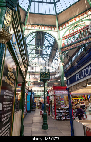 Stände in Leeds Kirkgate Markt Stockfoto