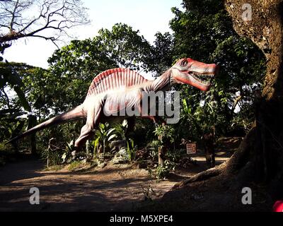 MABALACAT, PAMPANGA, Philippinen - 24. FEBRUAR 2018: Sehenswürdigkeiten innerhalb der Dinosaurier Insel an der Clark Picknick in Mabalacat, Pampanga. Stockfoto