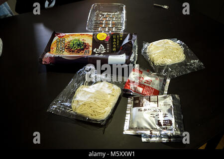 Nakiryu instant Ramen von Nissin der erste Michelin Stern ramen gemacht Stockfoto