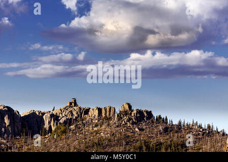 SD 00040-00 ... South Dakota - Lookout auf Harney Peak (7,242 feet) South Dakota den höchsten Punkt von Little Devils Tower gesehen. Stockfoto