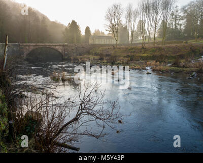 Askham Brücke und chirch in der Nähe von Penrith in Cumbria Stockfoto