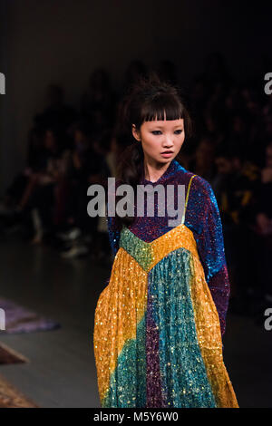 ASHISH ZEIGEN, LFW AW 18, The Strand Stockfoto